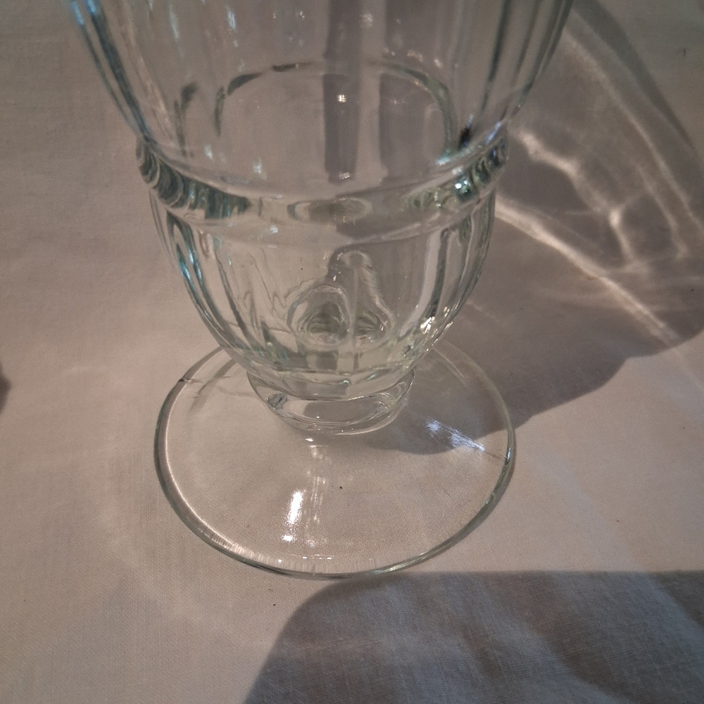 Vintage Fountain Glasses - Picture 4 of 7